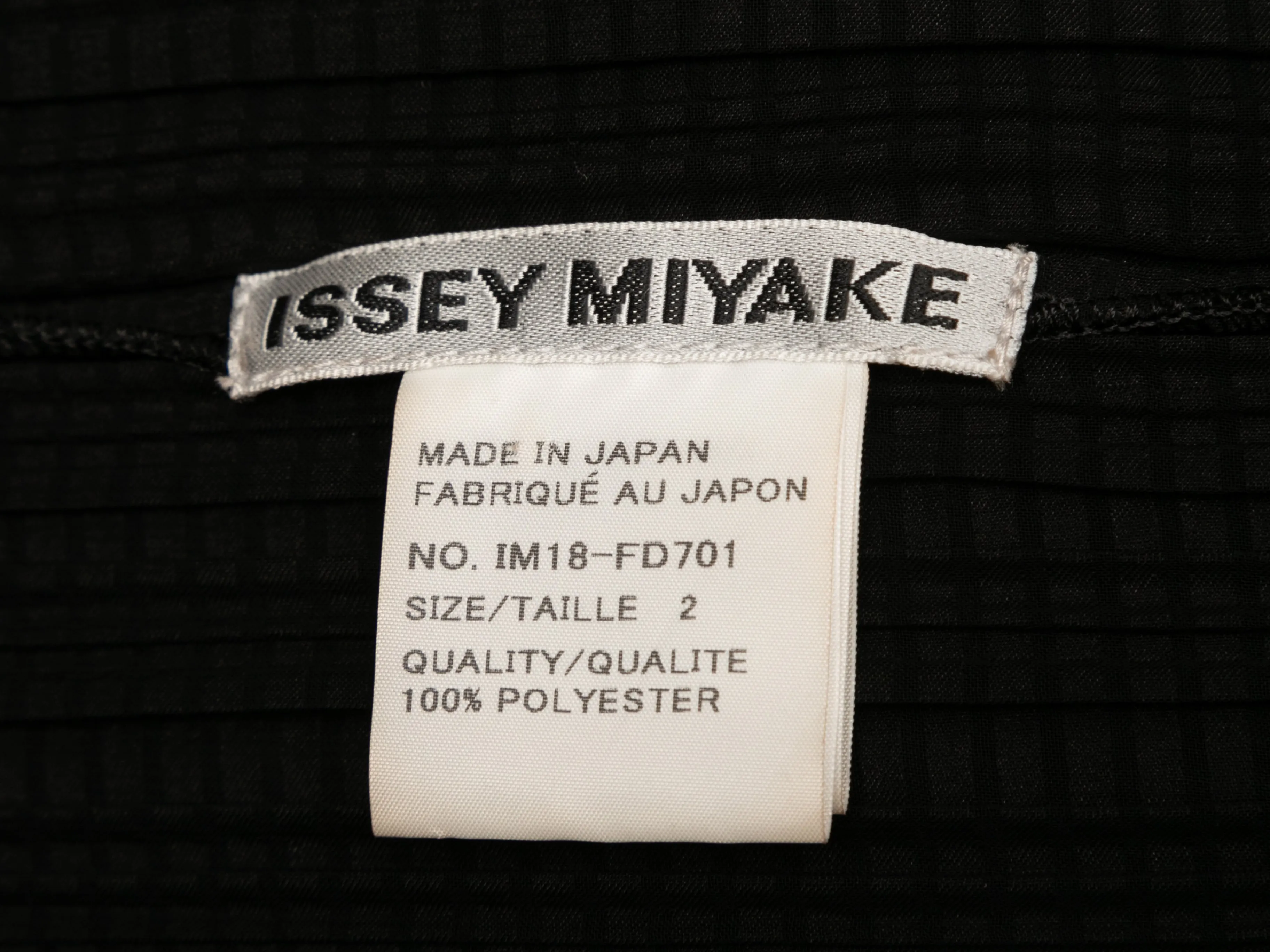 Black Issey Miyake Plisse Scarf-Accented Cardigan Designer Size 2