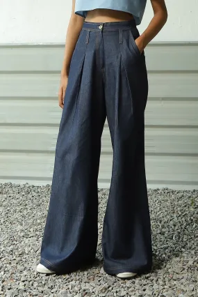 High-Waisted Ultra Flared Soft Denims