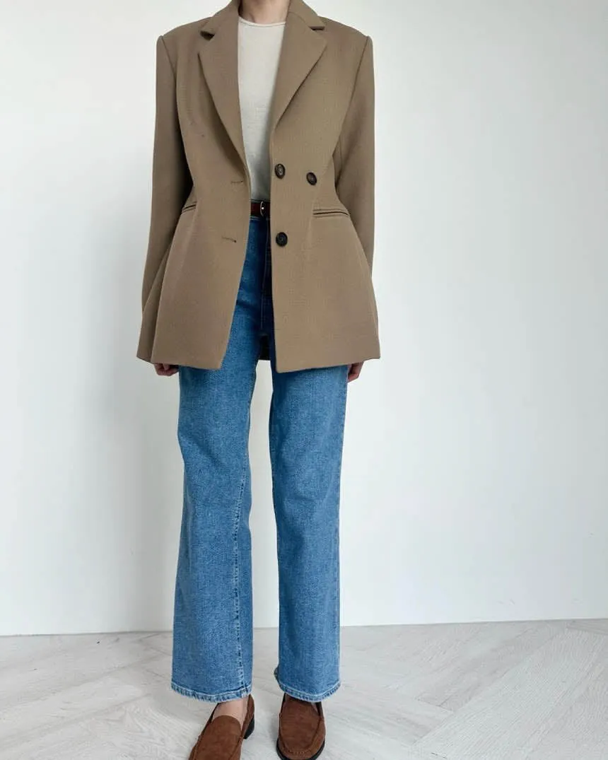 TWO BUTTON TAILORED BLAZER CARAMEL